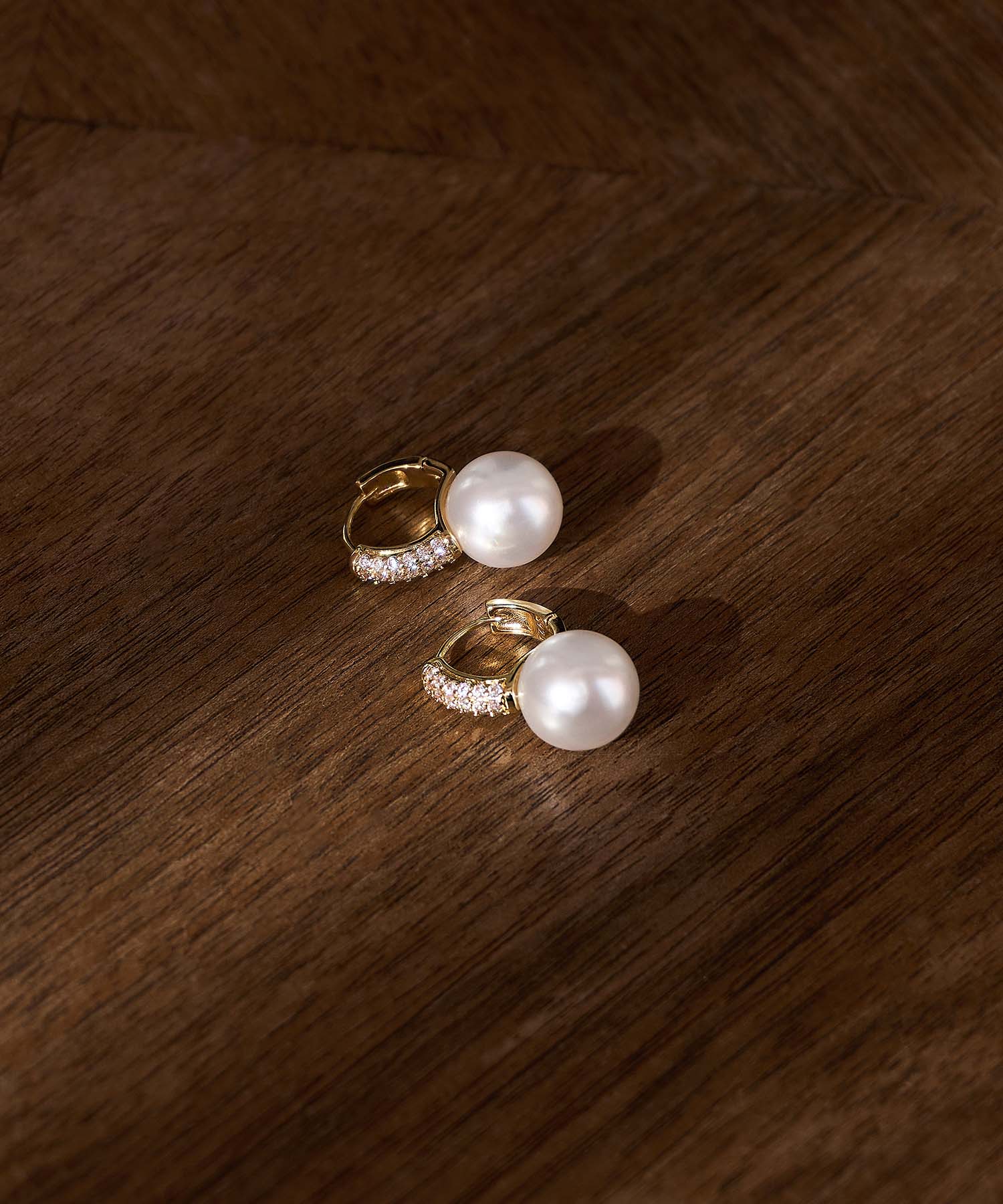 【当日発送】ゴールドビジューパールピアス