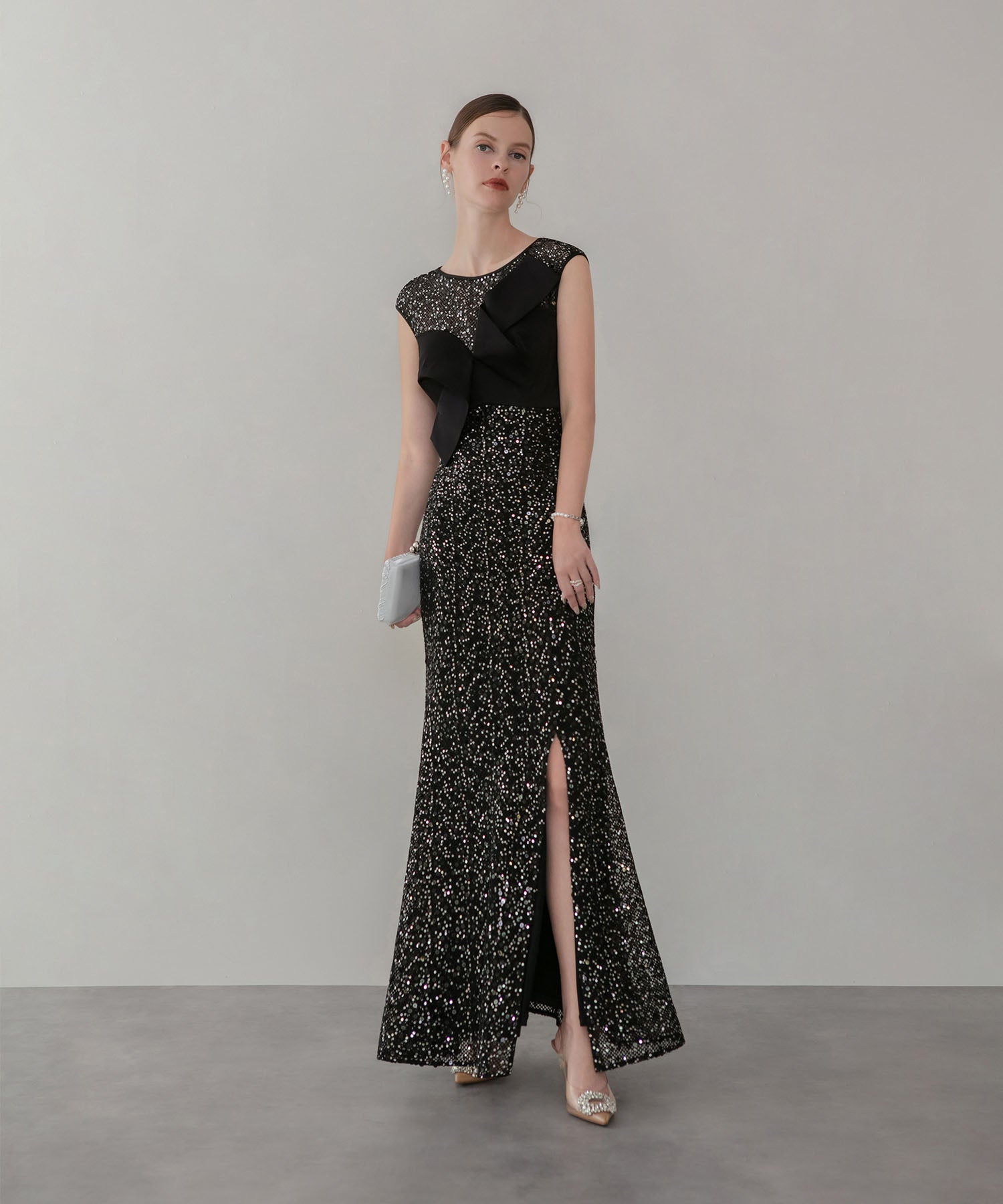 【LEJA LUXE】アシンメトリーツイストデザインスパンコールドレス