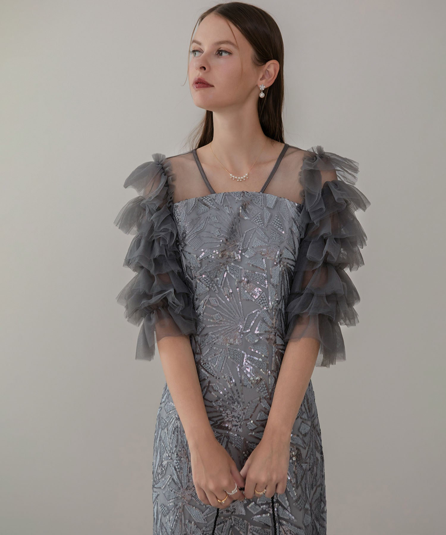 【当日発送】チュールフリルスリーブスパンコールIラインワンピースドレス