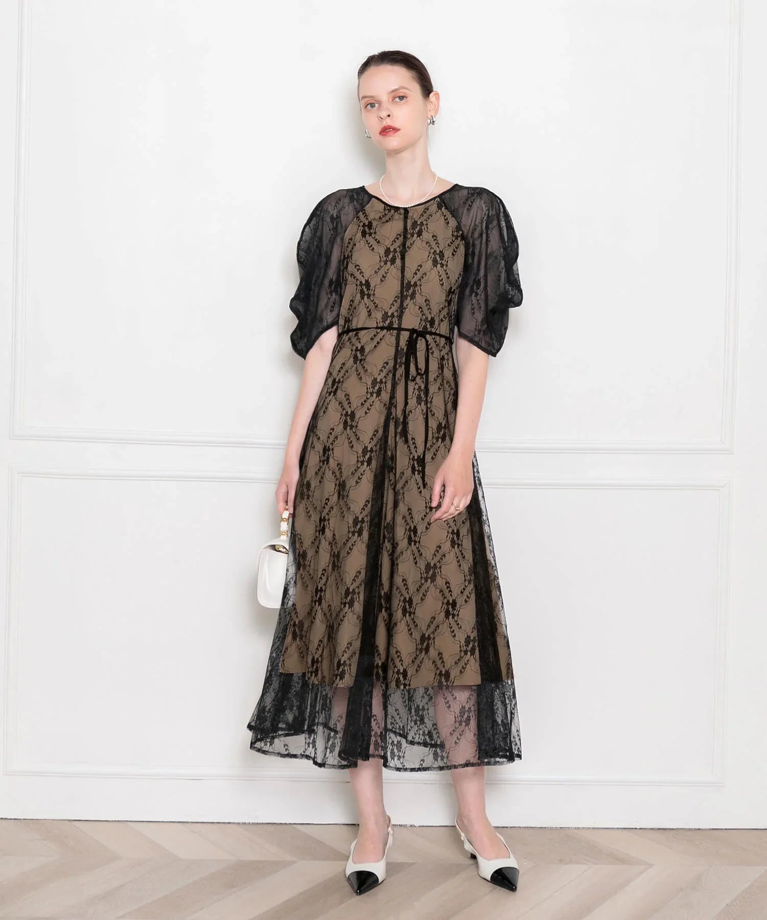 【當天出貨】泡泡袖腰部緞帶蕾絲洋裝