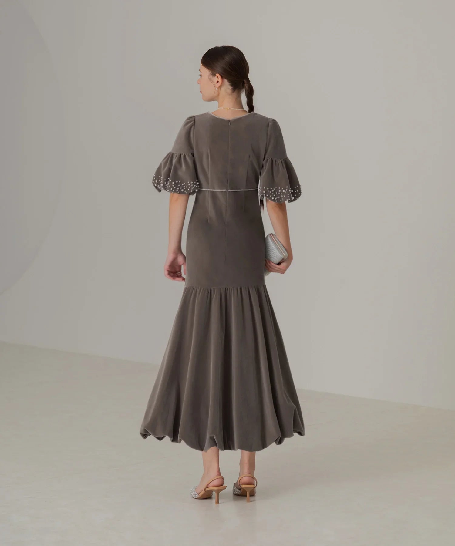 【當天出貨】珍珠石絲帶絲絨縮褶連身裙