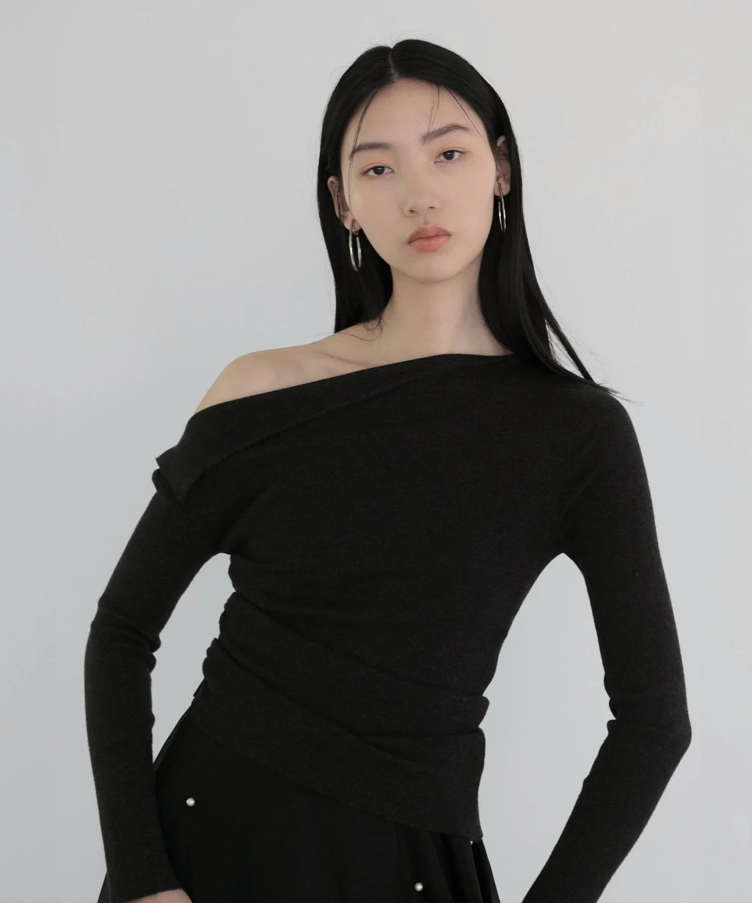 【当日発送】アシンメトリーギャザーワンショルダーニットトップス