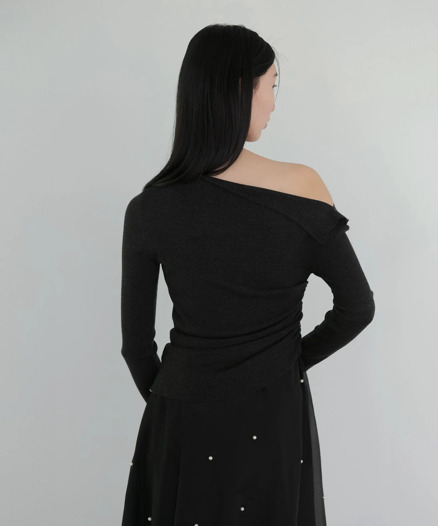 【当日発送】アシンメトリーギャザーワンショルダーニットトップス