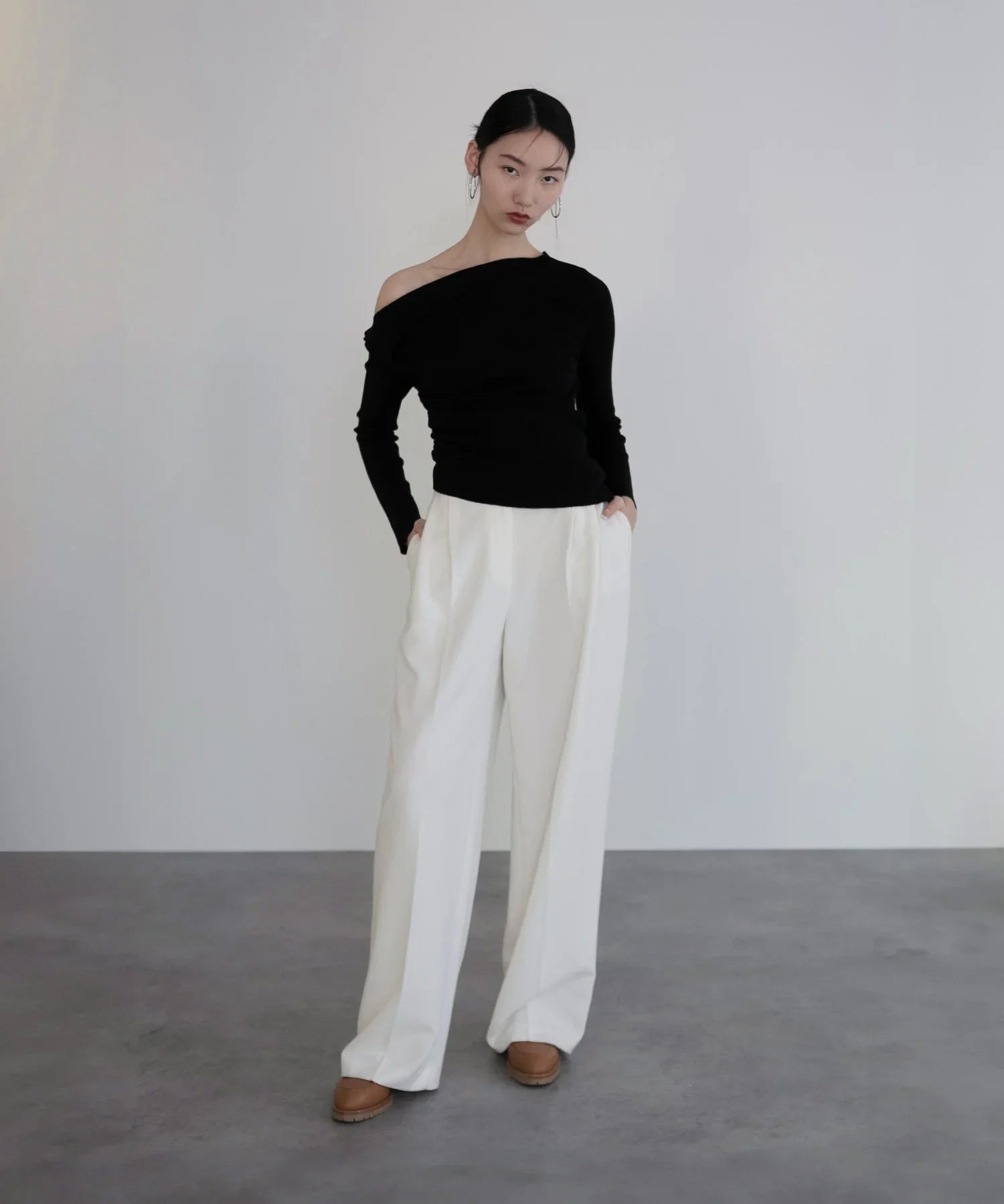 【当日発送】アシンメトリーギャザーワンショルダーニットトップス