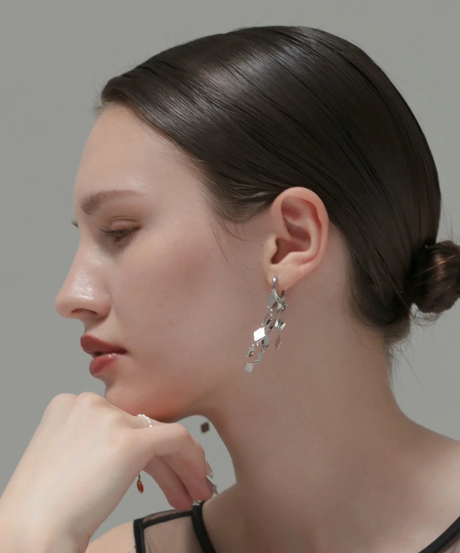 【当日発送】ダイヤモチーフロングピアス