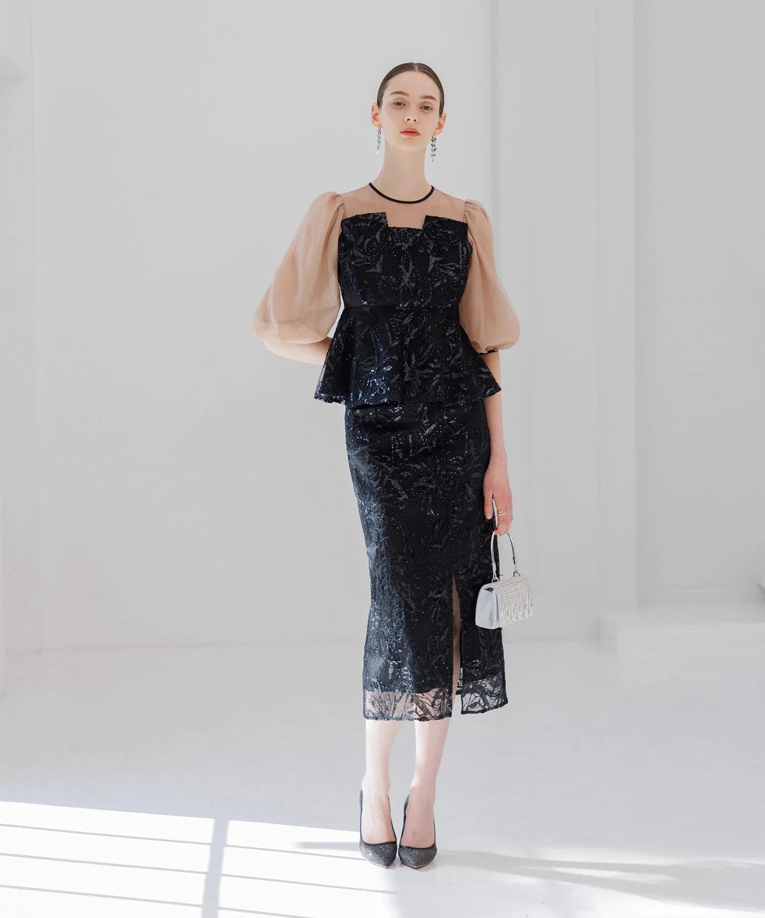 【当日発送】シアーパフスリーブペプラムスパンコール花柄セットアップドレス