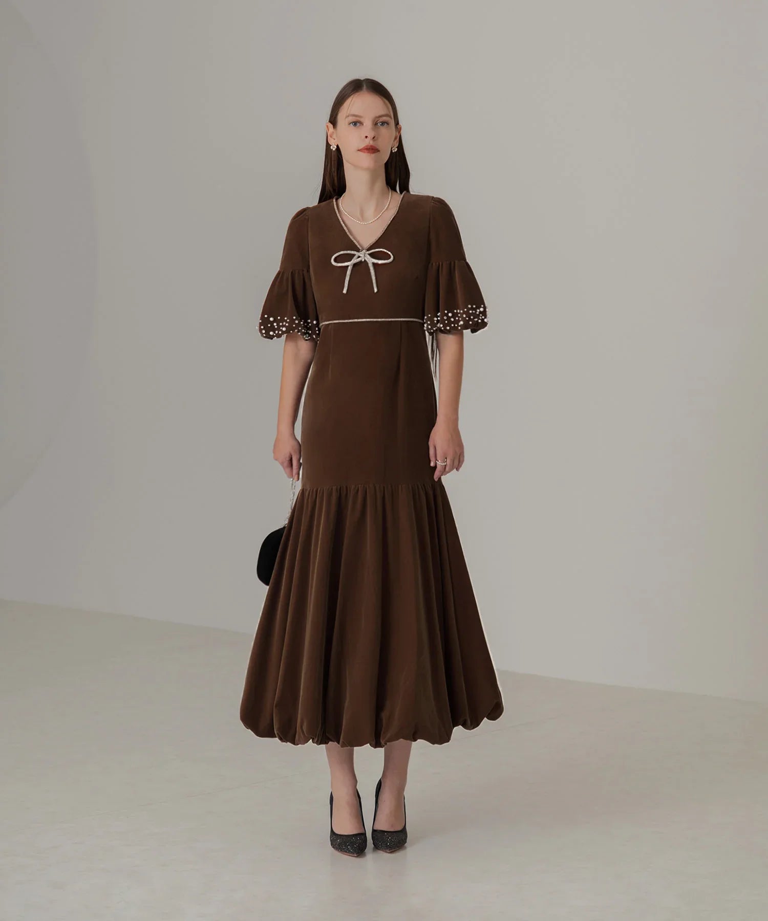 【當天出貨】珍珠石絲帶絲絨縮褶連身裙