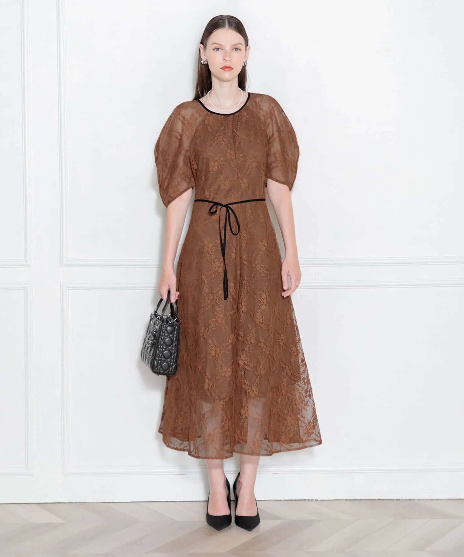 【當天出貨】泡泡袖腰部緞帶蕾絲洋裝