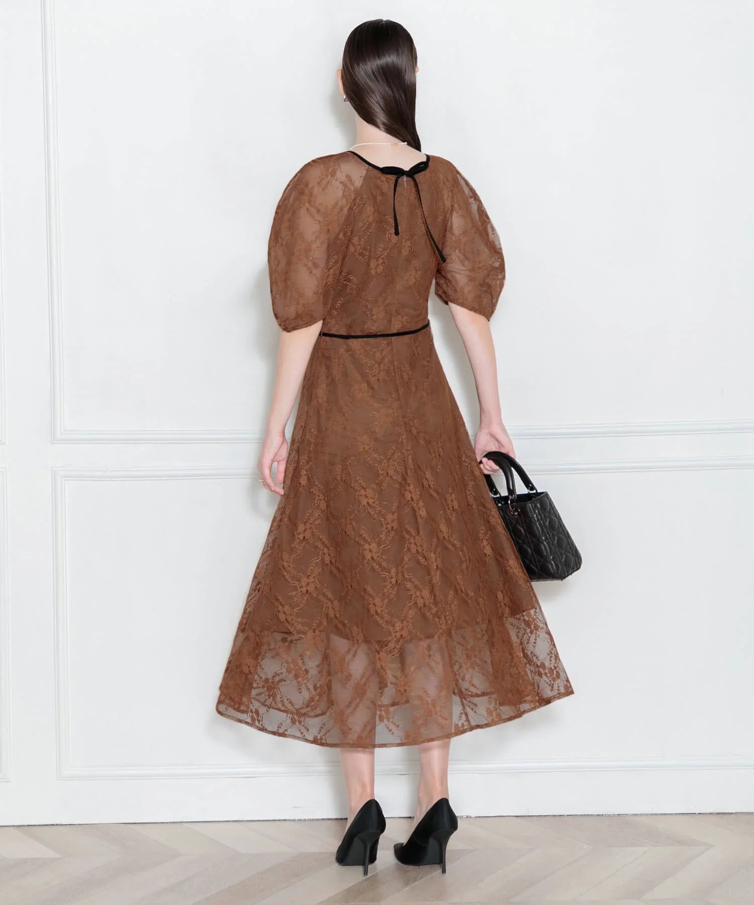 【當天出貨】泡泡袖腰部緞帶蕾絲洋裝