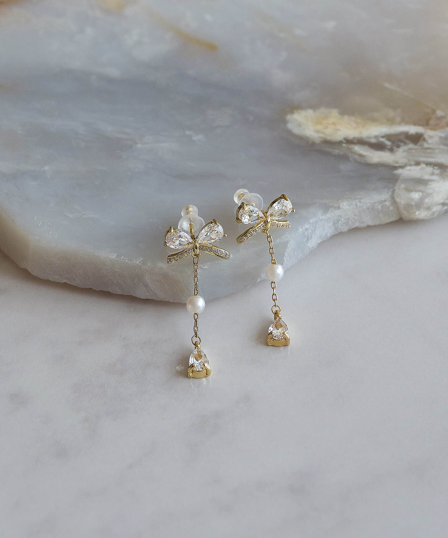 【COMING SOON】ビジューリボンパールスイングピアス