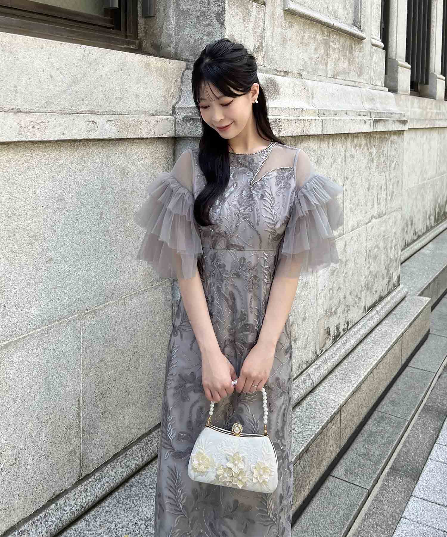 【COMING SOON】ビジューカッティングチュールスリーブIラインワンピースドレス