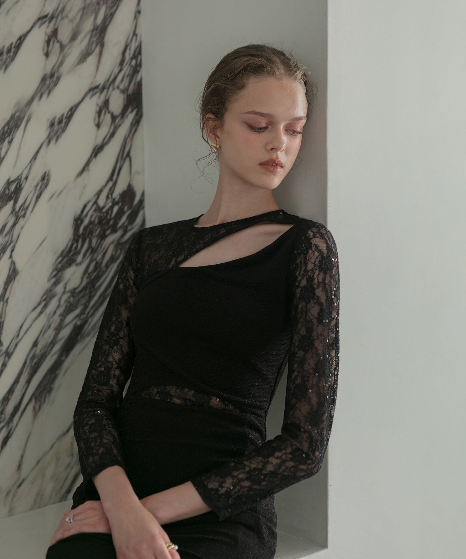 【LEJA LUXE】アシンメトリーレーススリムフィットIラインドレス