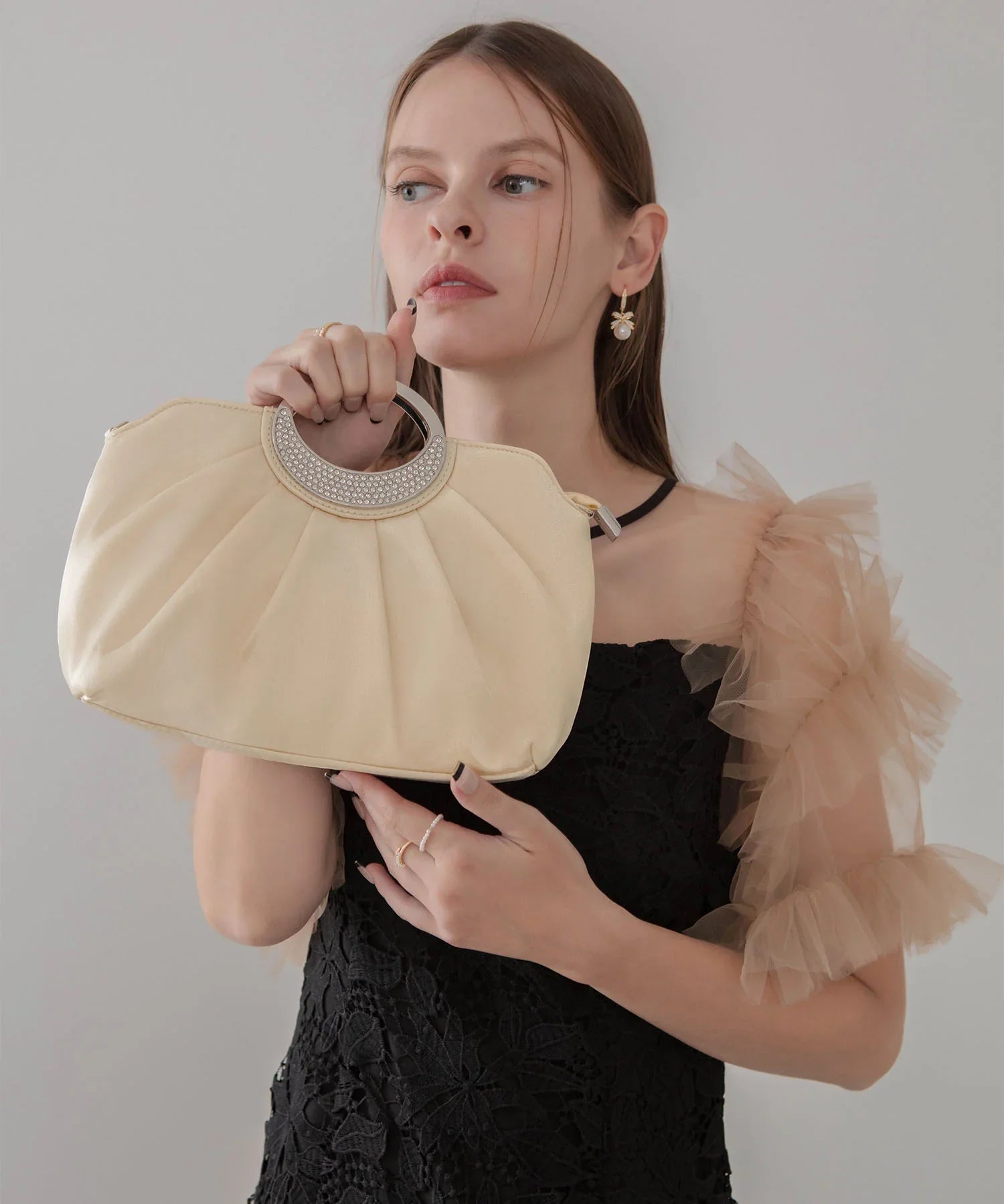 【一部当日発送】サテンプリーツリングハンドル2WAYクラッチバッグ