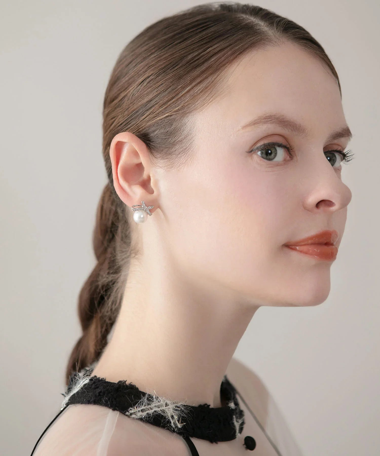 【当日発送】シルバーストーンパールリボンピアス