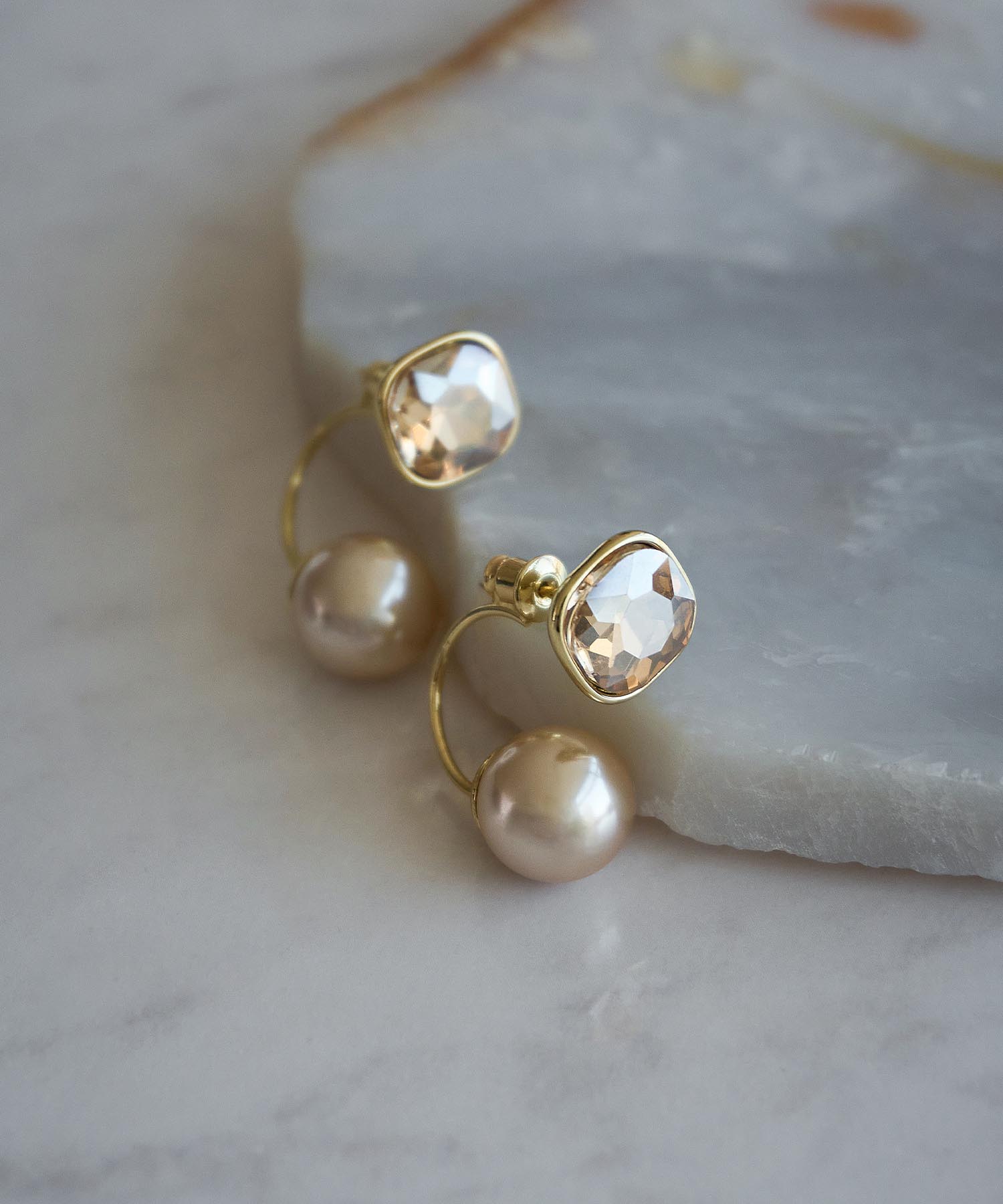 【当日発送】スクエアビジューシャンパンパールドロップピアス