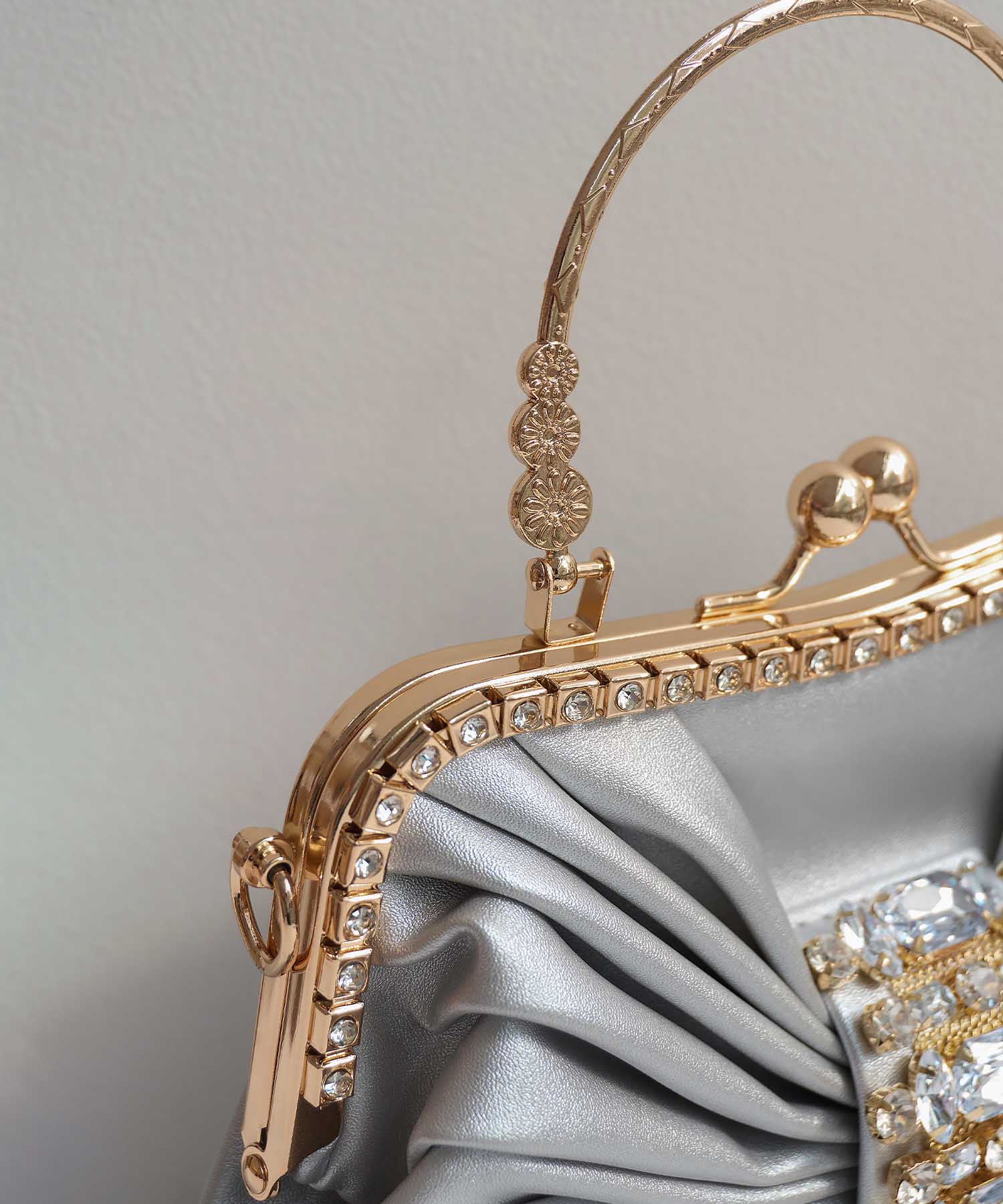 【当日発送】2WAYビジューバックル シャーリングハンドバッグ