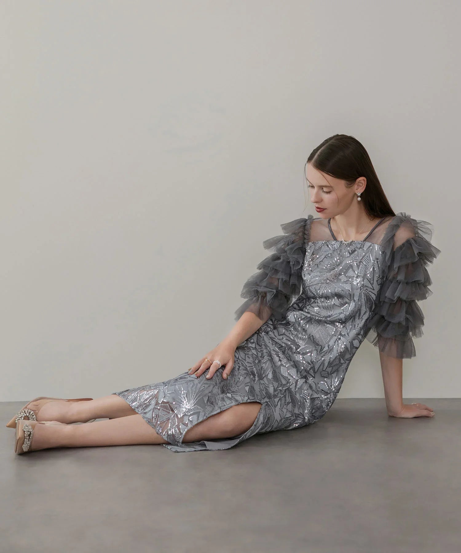 当日発送】チュールフリルスリーブスパンコールIラインワンピースドレス