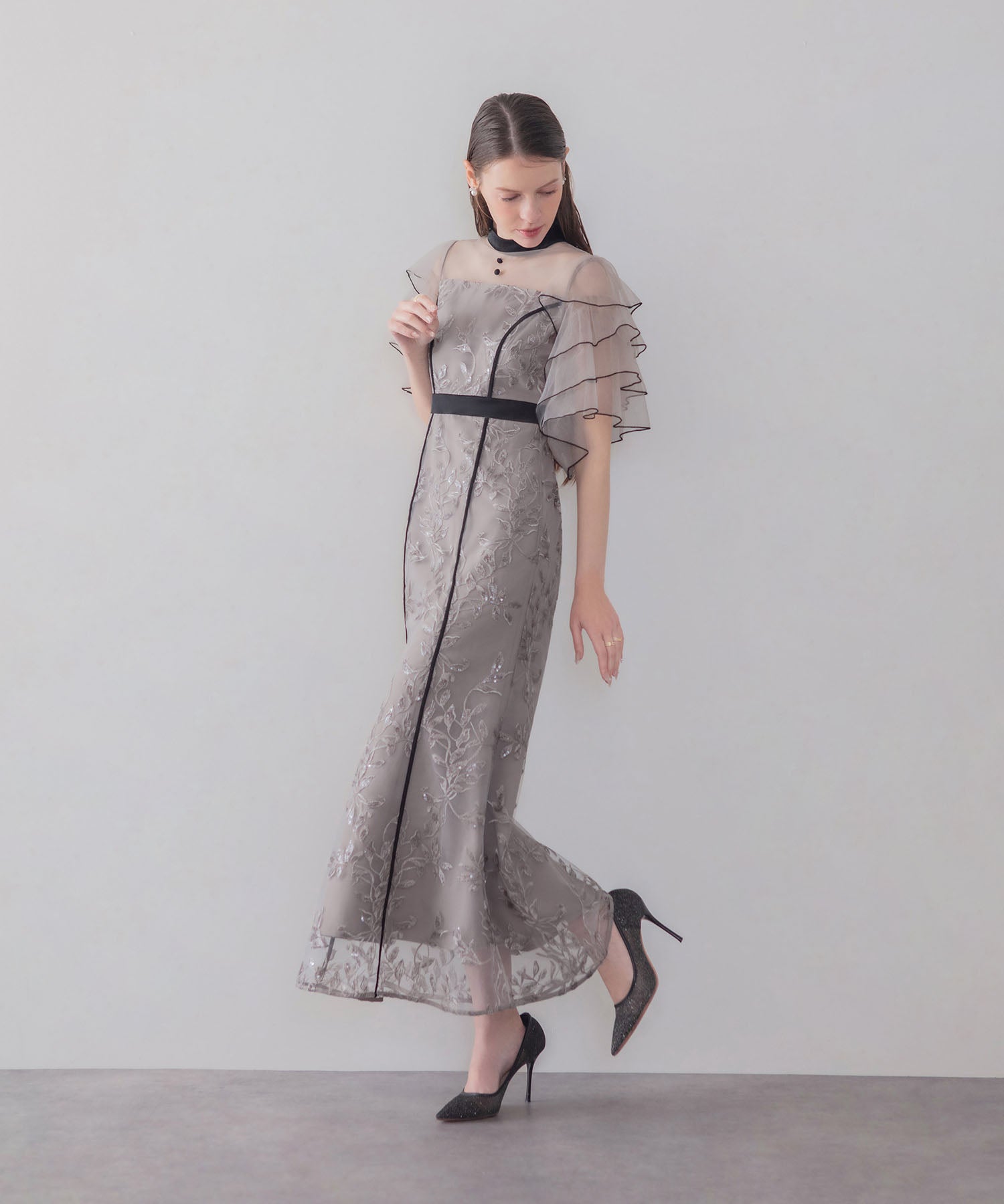 【COMING SOON】ハイネックパイピングシアーチュールスリーブスパンコールリーフマーメイドワンピースドレス