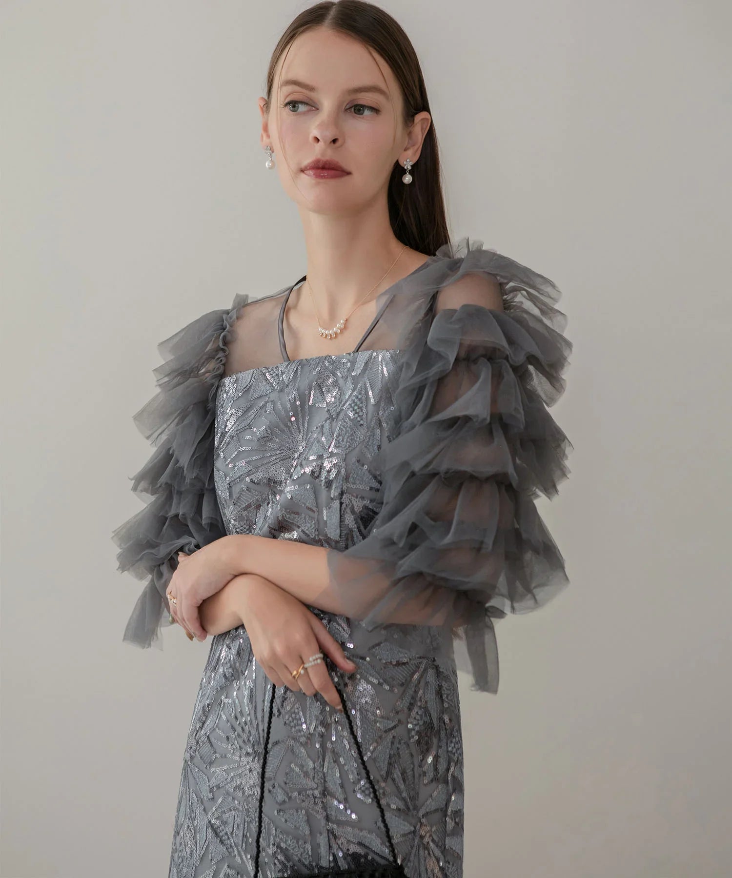 当日発送】チュールフリルスリーブスパンコールIラインワンピースドレス