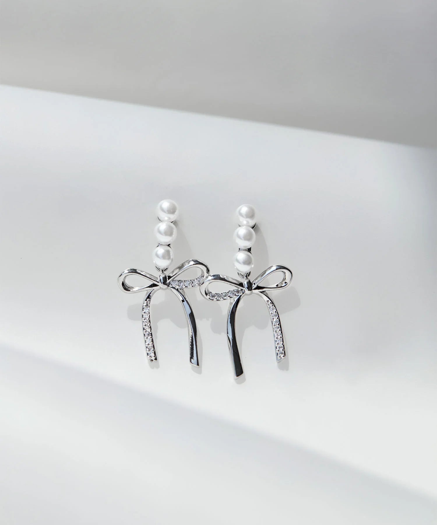 【当日発送】ドロップパールリボンピアス