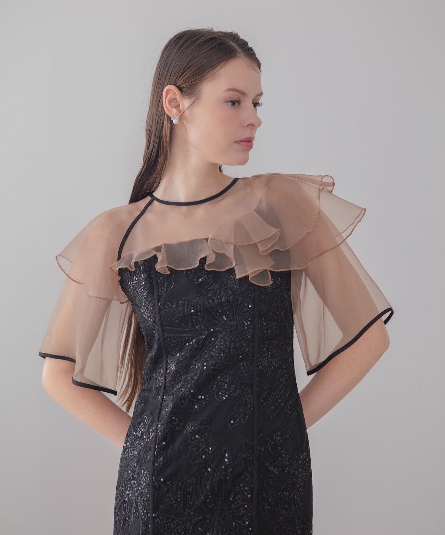 【COMING SOON】ラッフルシアーパイピングIラインワンピースドレス