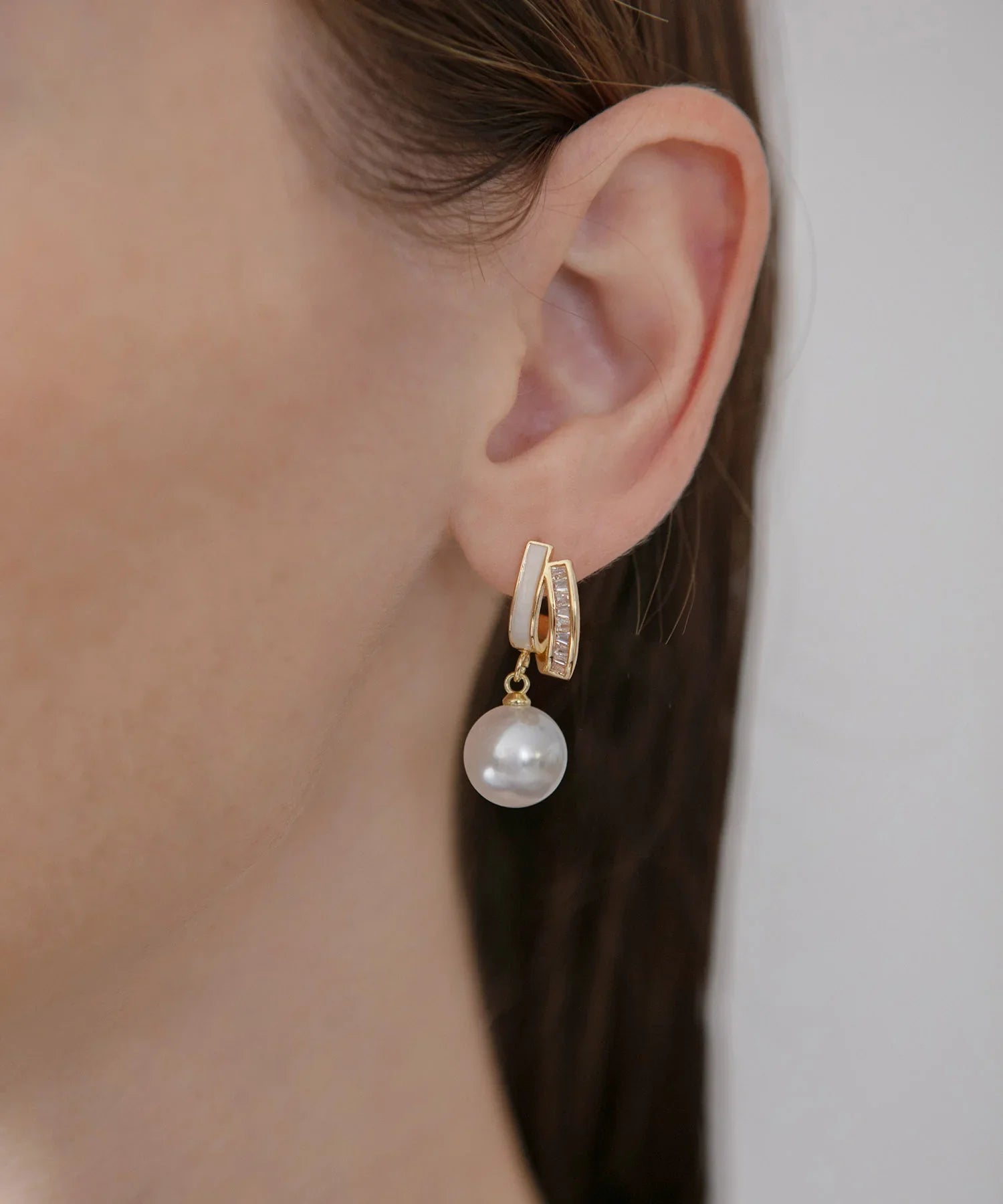 【COMING SOON】ゴールドカーブラインドロップパールピアス