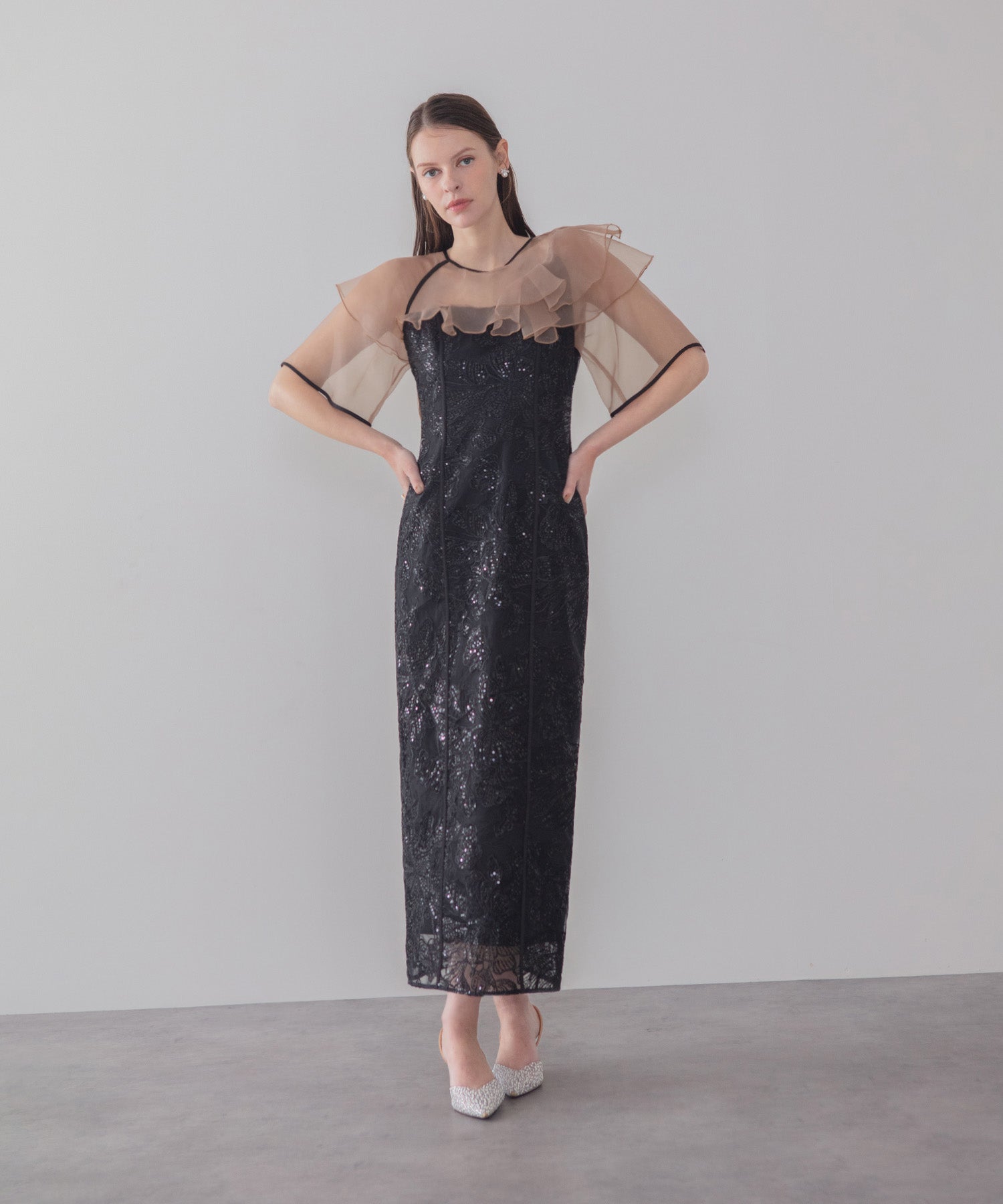 【COMING SOON】ラッフルシアーパイピングIラインワンピースドレス