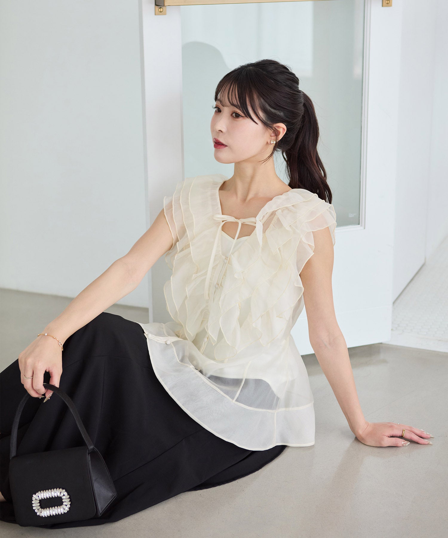 　【COMING SOON】シアーオーガンジーラッフルフリルノースリーブブラウス