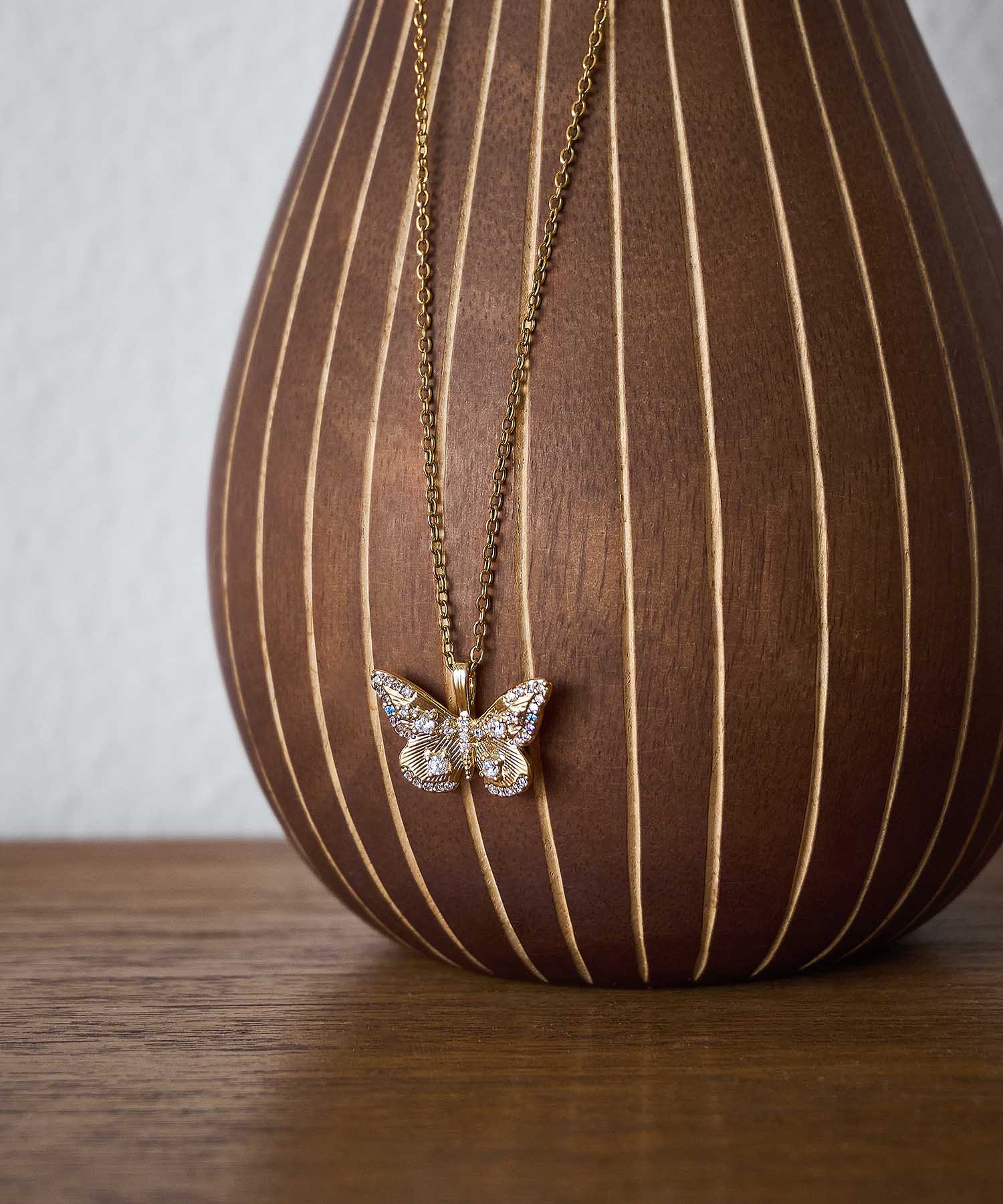 【当日発送】バタフライストーンネックレス