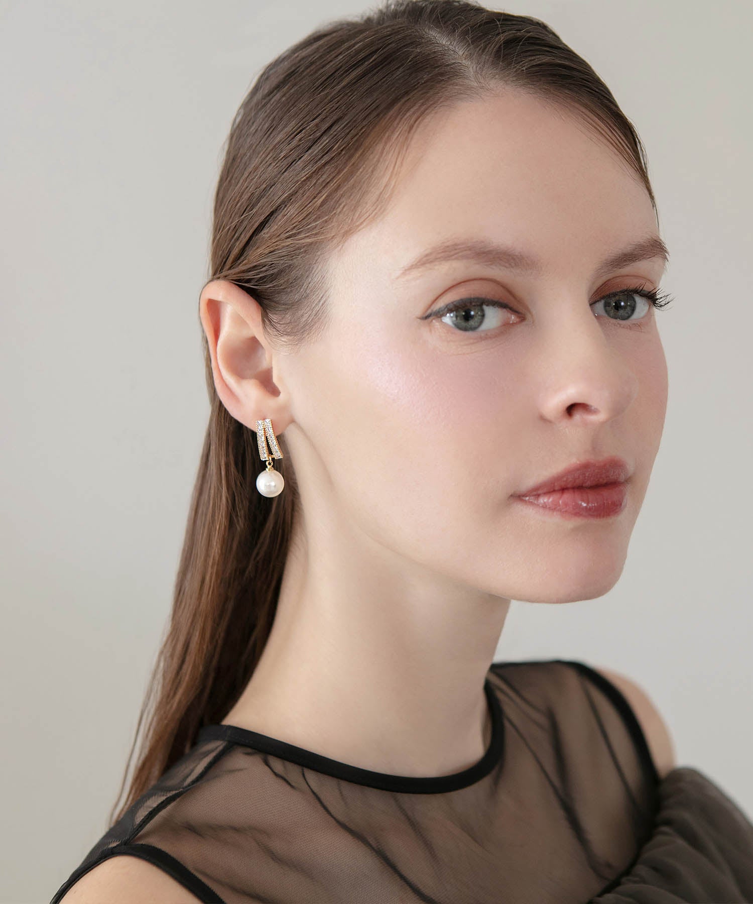 【当日発送】パールラインストーンビジューピアス