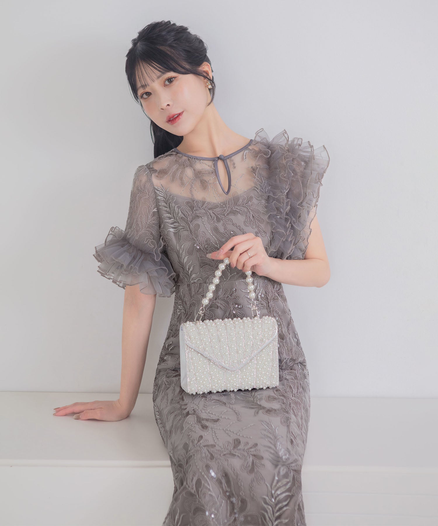 【COMING SOON】アシンメトリーチュールフリルスパンコールIラインワンピースドレス