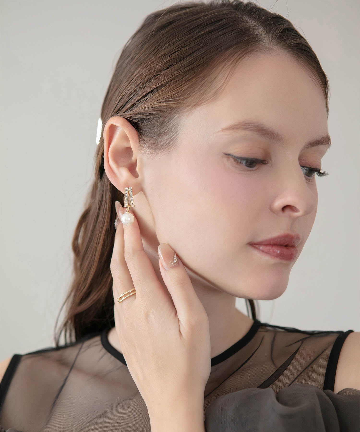 【当日発送】パールラインストーンビジューピアス