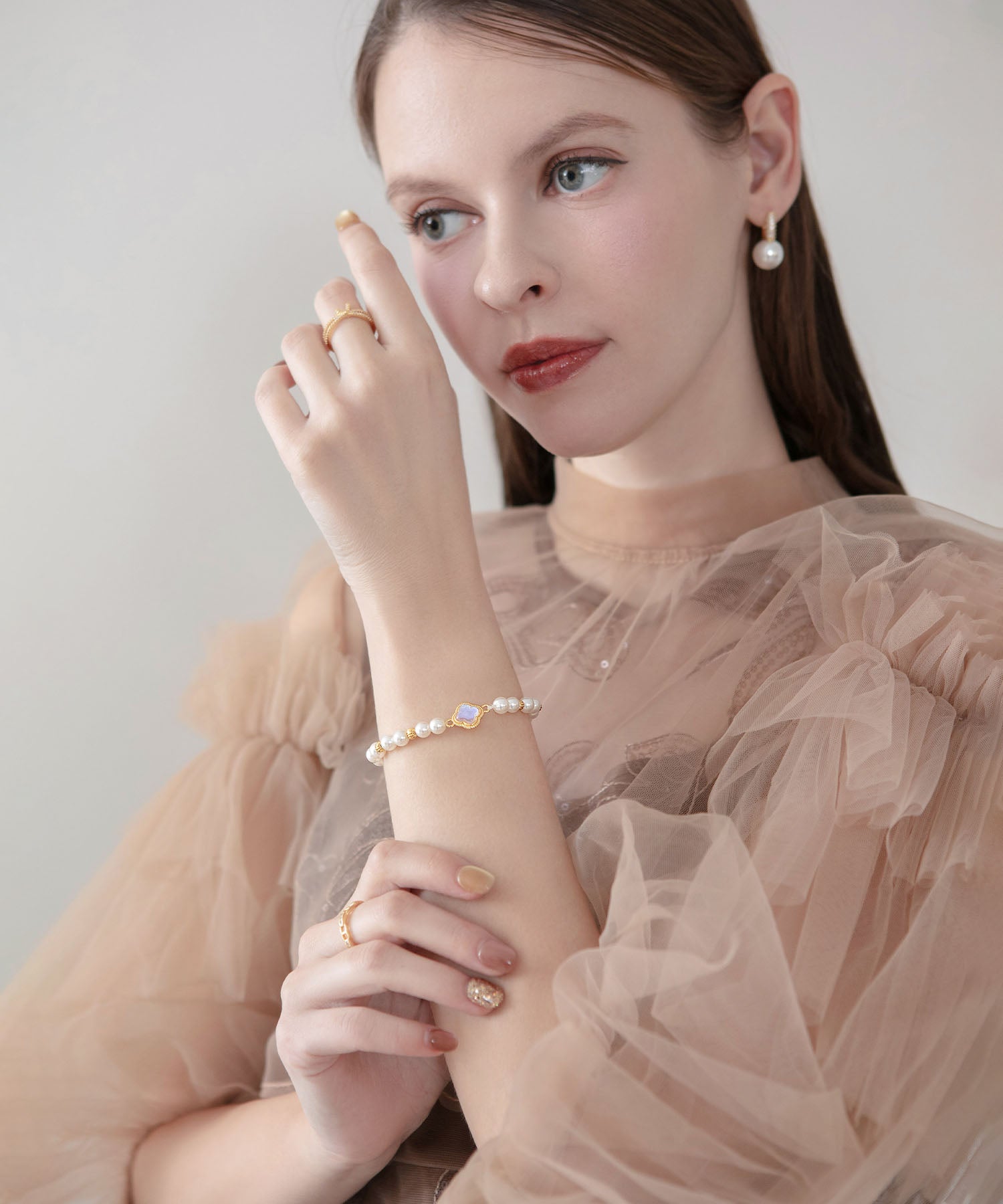 【当日発送】フラワーゴールドビジューパールブレスレット