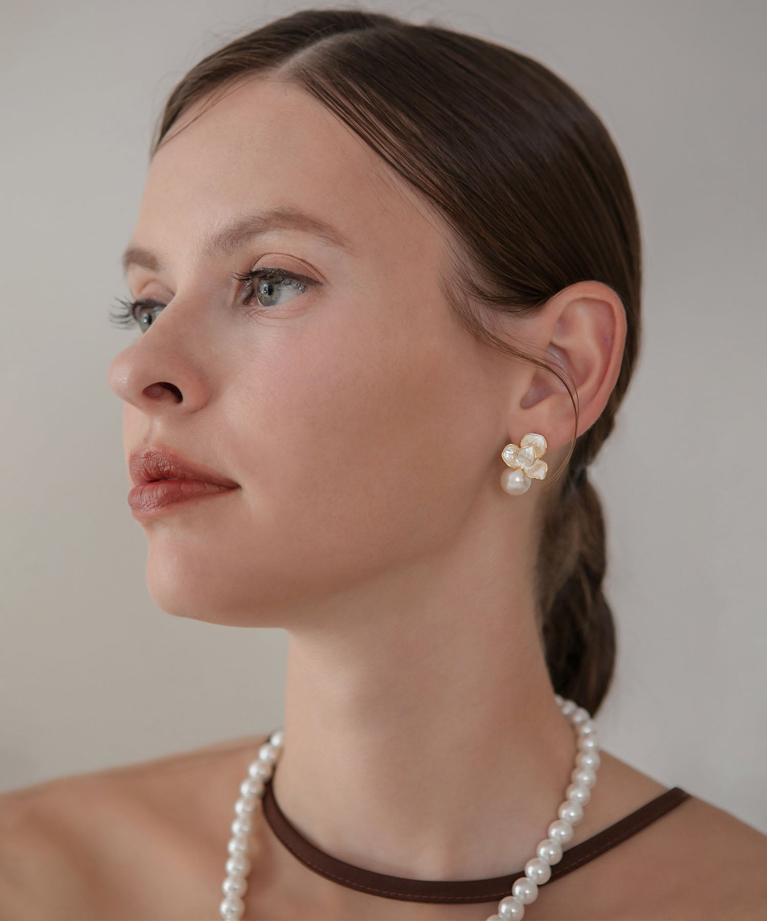 【当日発送】フラワーモチーフパールコンビピアス