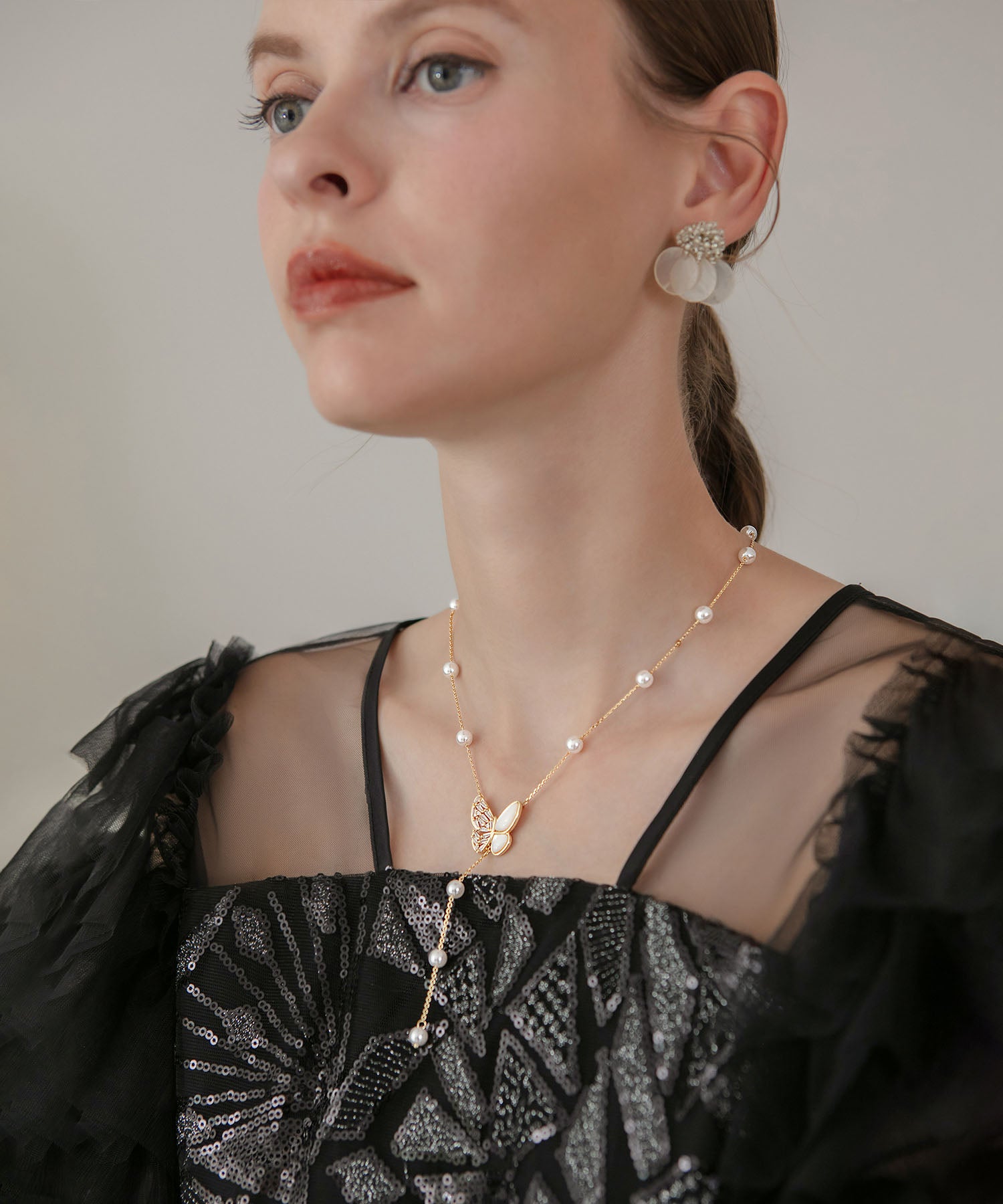 【当日発送】バタフライモチーフパールロングネックレス