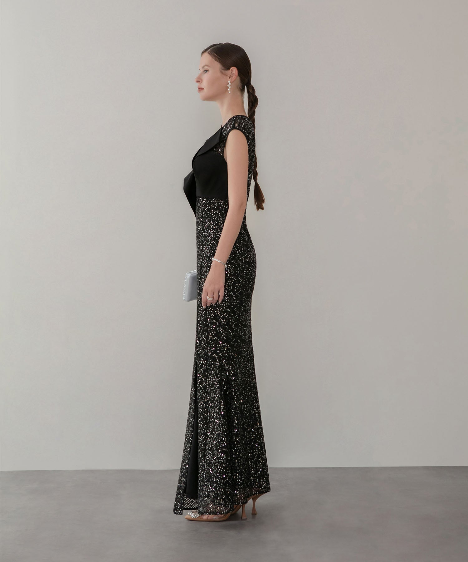 【LEJA LUXE】アシンメトリーツイストデザインスパンコールドレス