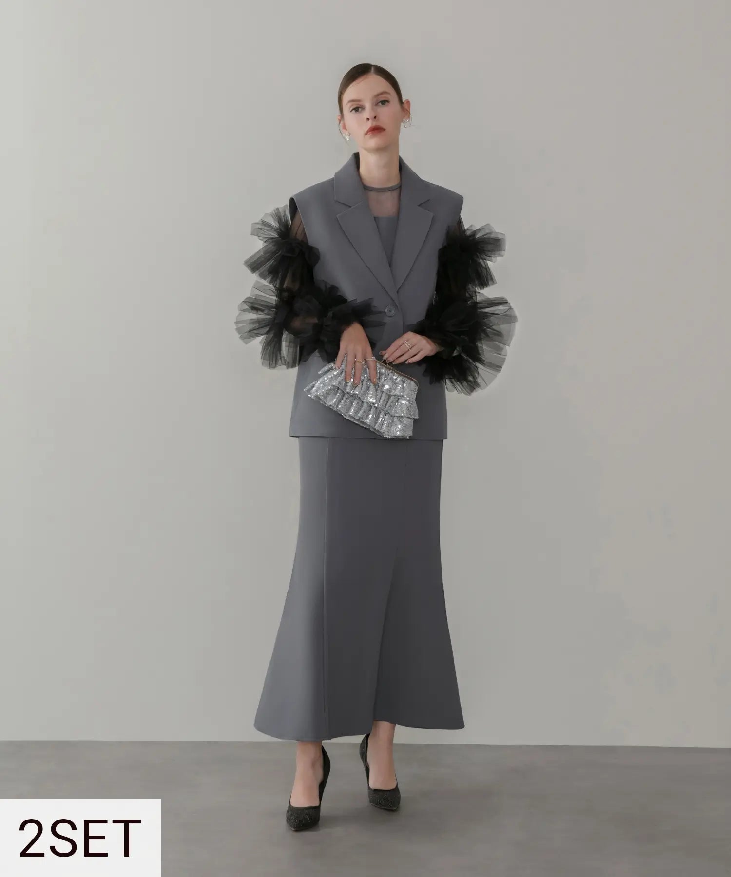 【体型カバー2点セット】ボリュームチュールスリーブベストセットアップドレス+スパンコールフリル2WAYバッグ