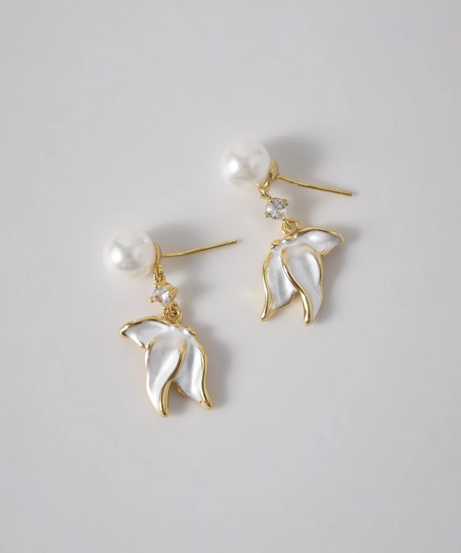 【当日発送】フラワードロップパールピアス