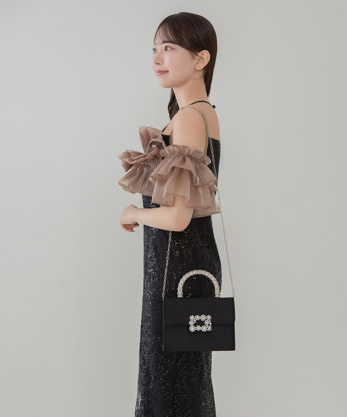【COMING SOON】ビジューハンドルスクエアバックルサテン2WAYバッグ