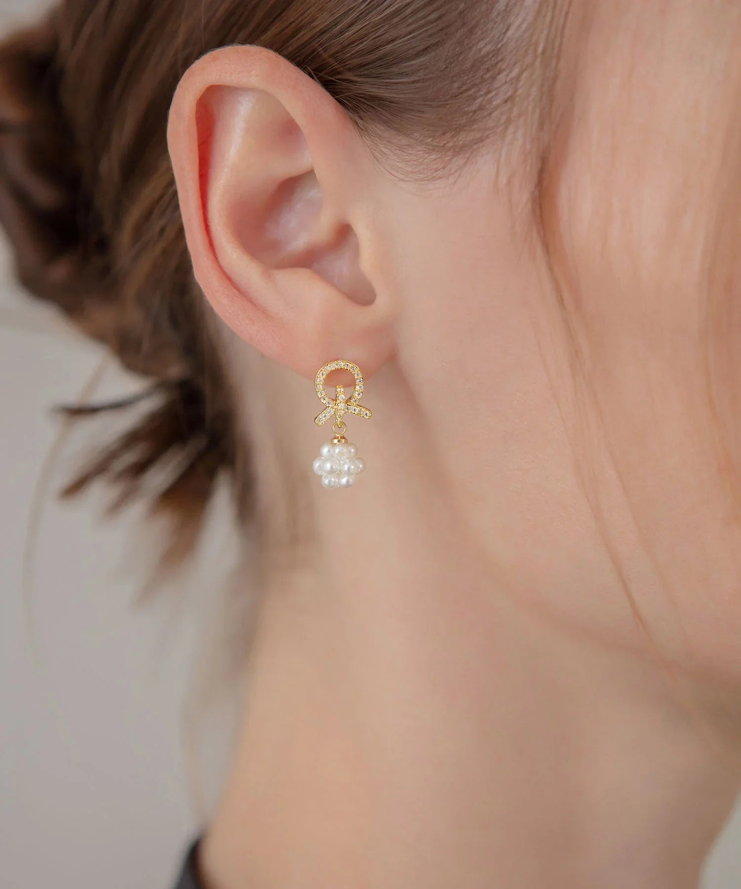 【当日発送】ビジューリボンパールフラワーモチーフニュアンスピアス