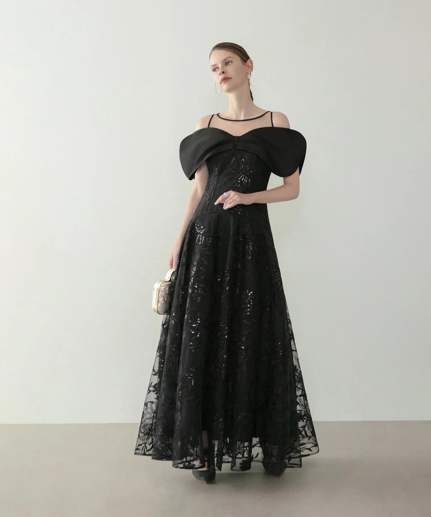LEJA LUXE】ビッグリボンモチーフオフショルダースパンコールドレス