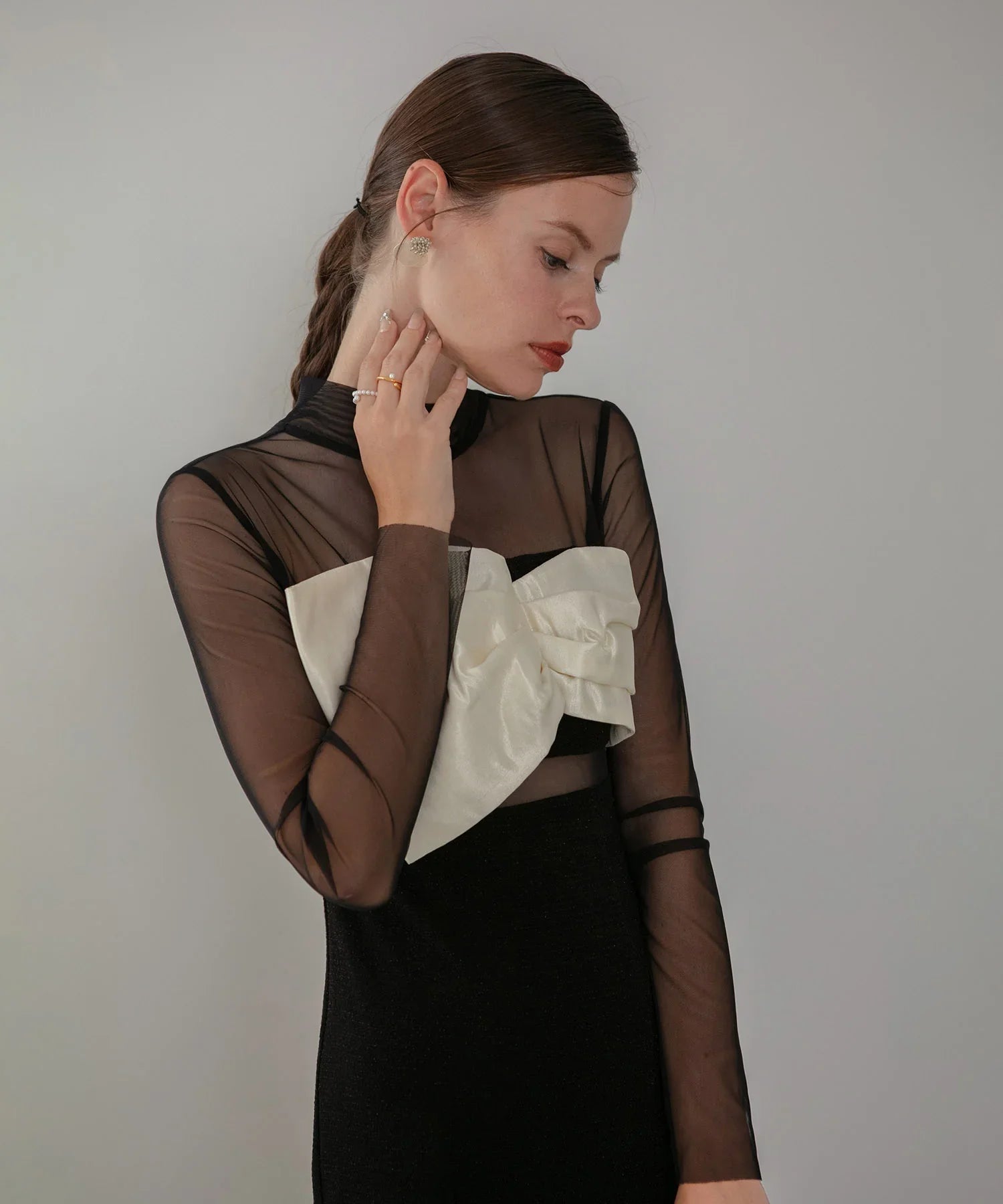 LEJA LUXE】フロントツイストデザインシアースリットIラインドレス