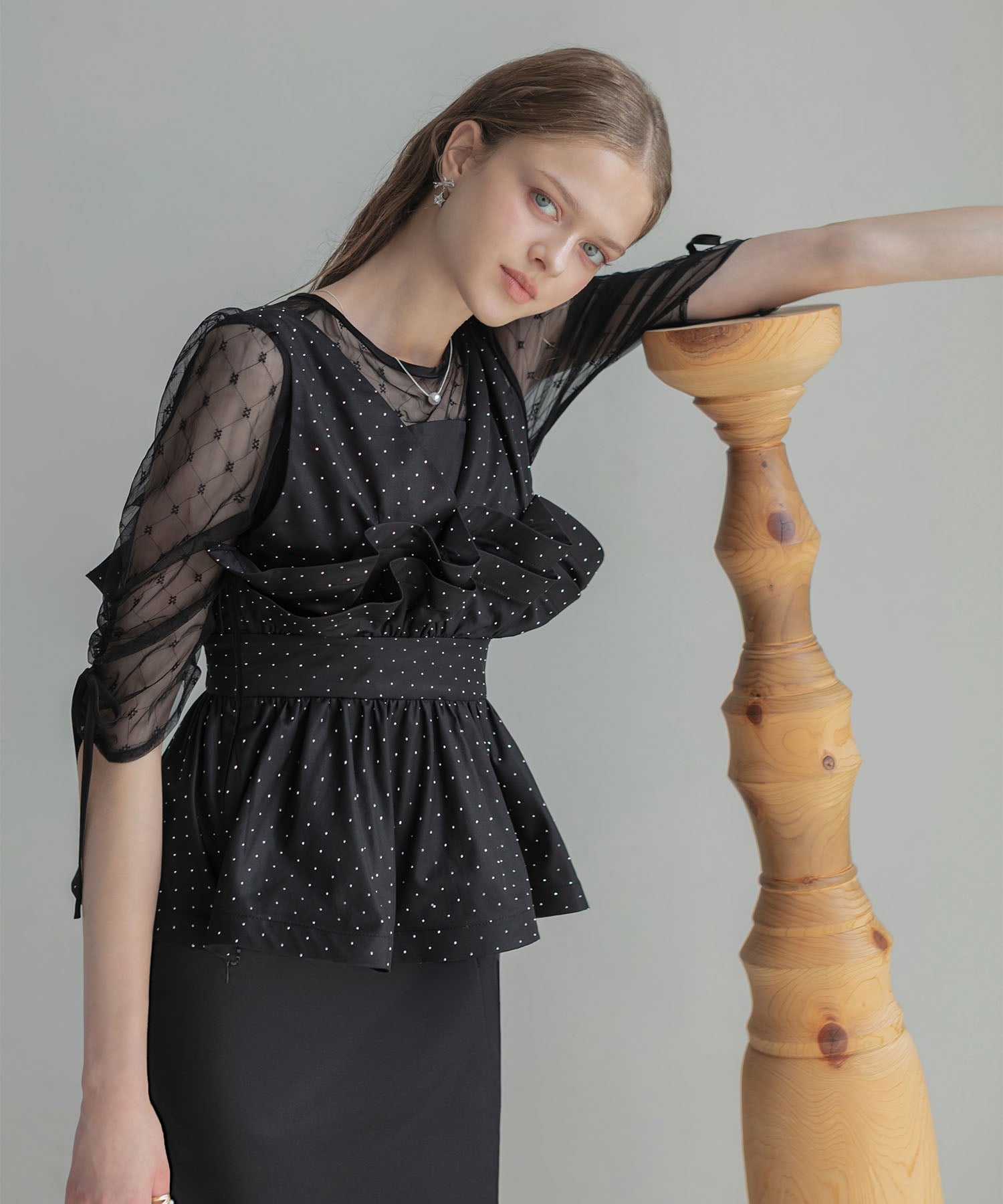 【Leja】ブラウン ペプラムドレス Leja】ブラウン ペプラムドレス LEJA】ドットストーンペプラム