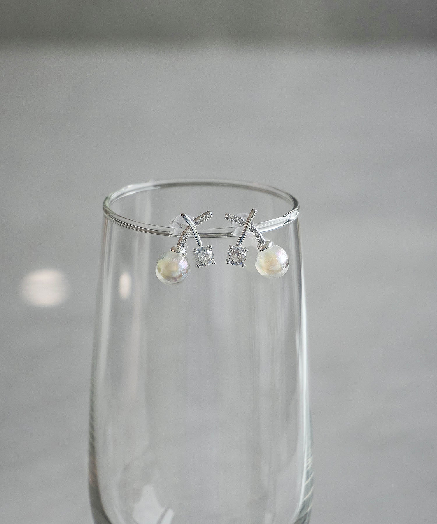 【当日発送】クロスラインパールスウィングピアス