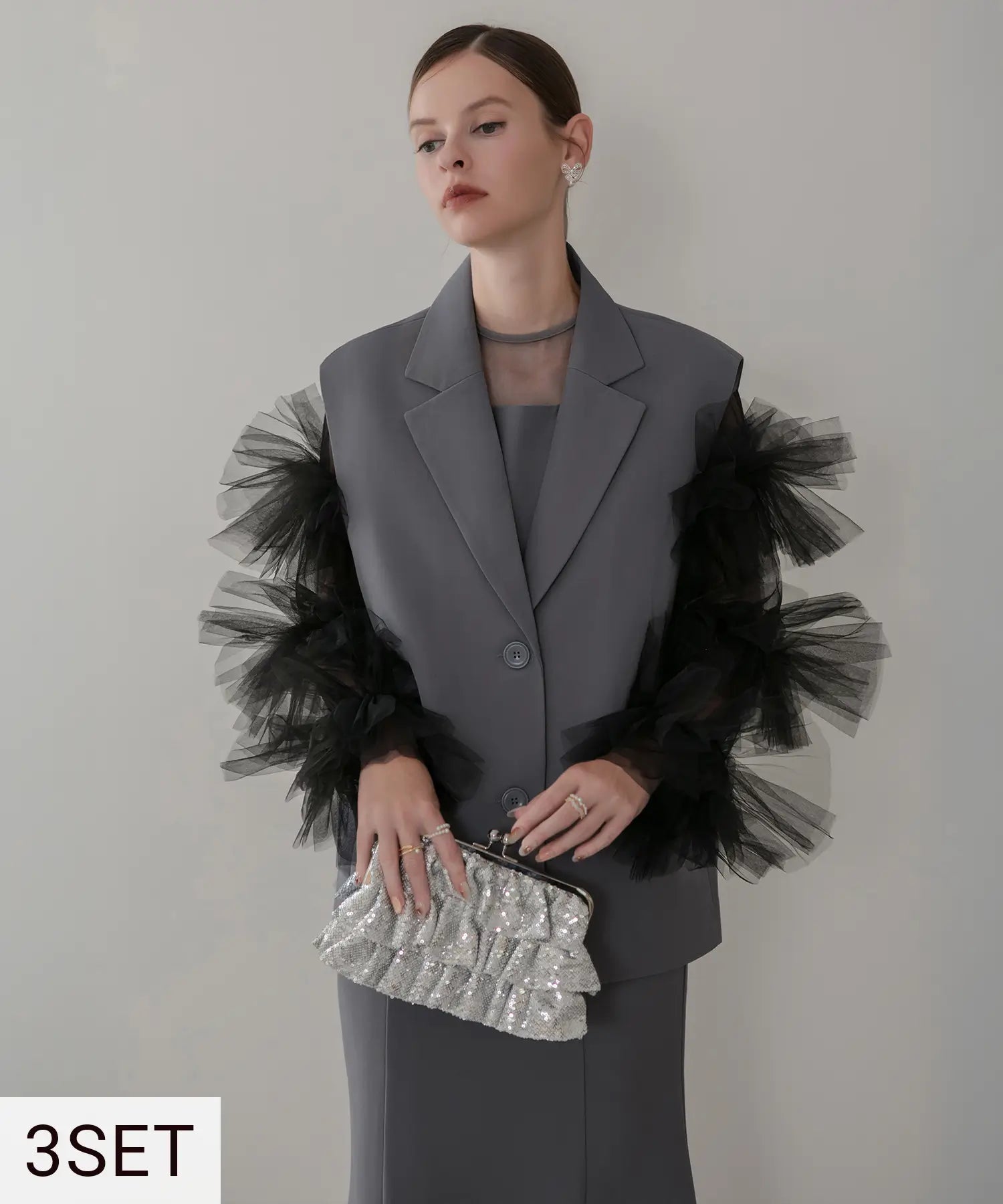 【体型カバー3点セット】ボリュームチュールスリーブベストセットアップドレス+スパンコールフリル2WAYバッグ＋パール二連チェーンネックレス