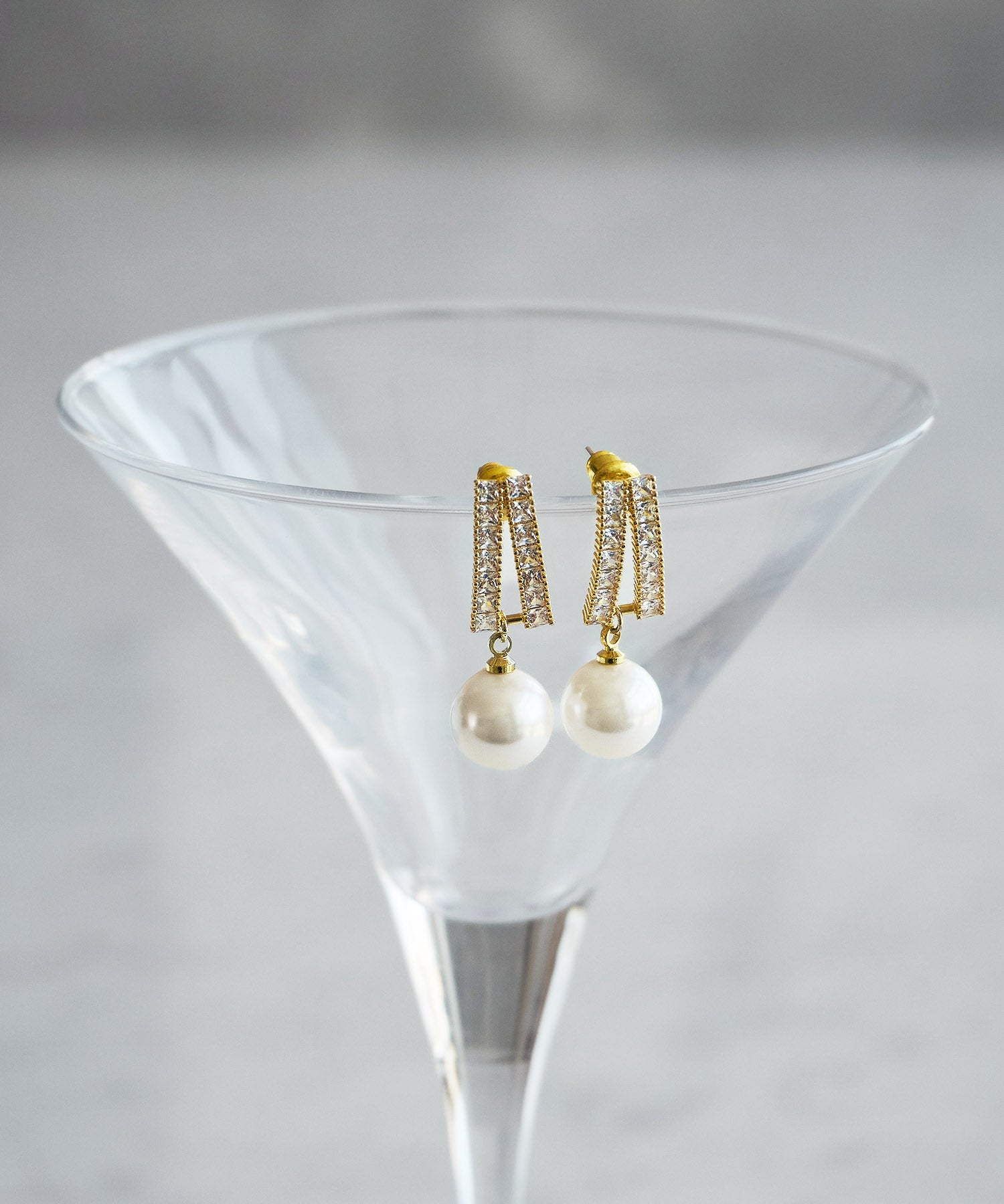 【当日発送】パールラインストーンビジューピアス