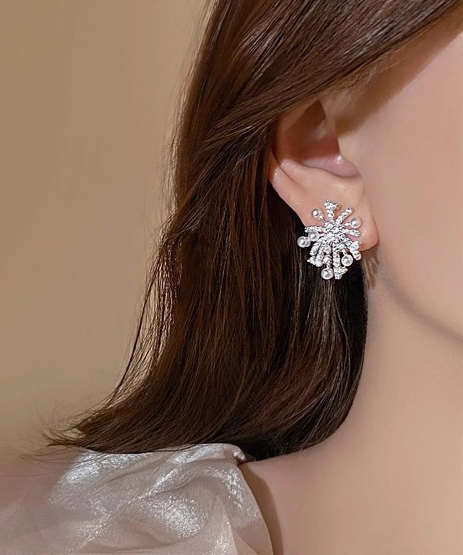 【当日発送】スノーフラワーパールビジューデザインピアス