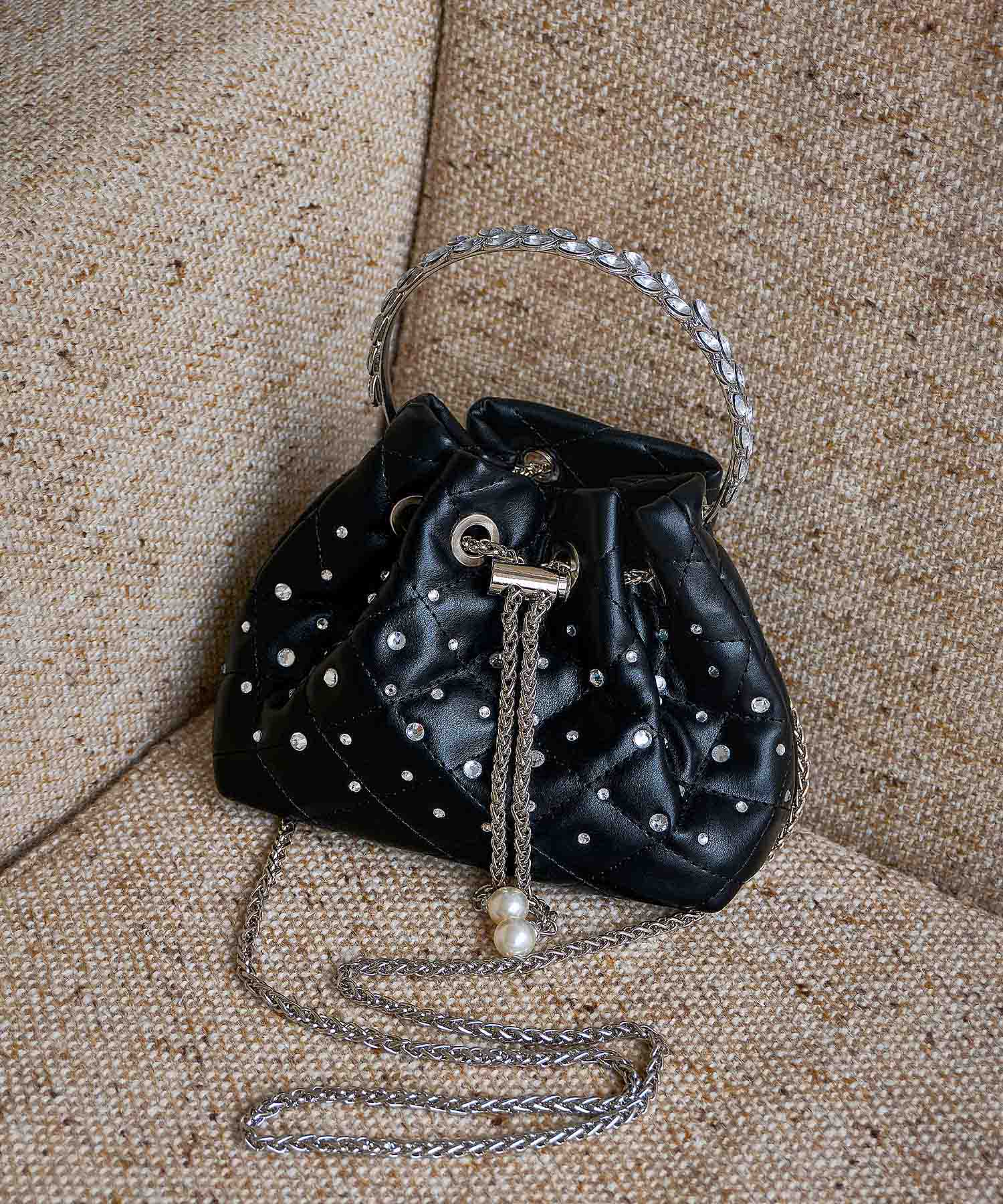 【COMING SOON】ビジューストーンキルティングバケット2WAYハンドバッグ