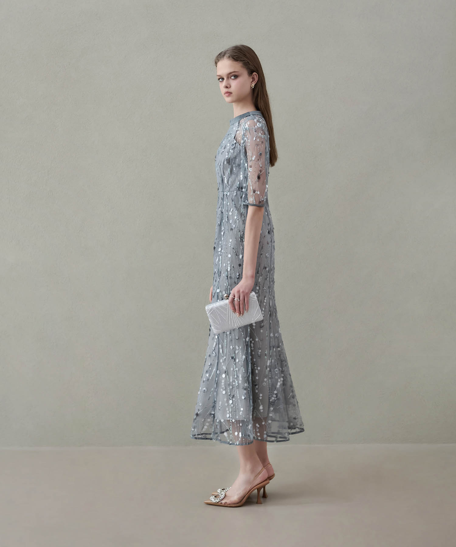 り*ん様 スパンコールワンピースとチュールジレ(エルサver.) Lサイズあり【IRMA/イルマ】 ワンショル/ ビジュー/ ラメニット