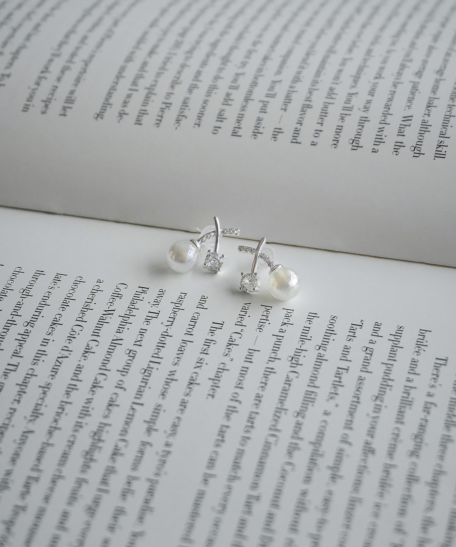 【当日発送】クロスラインパールスウィングピアス